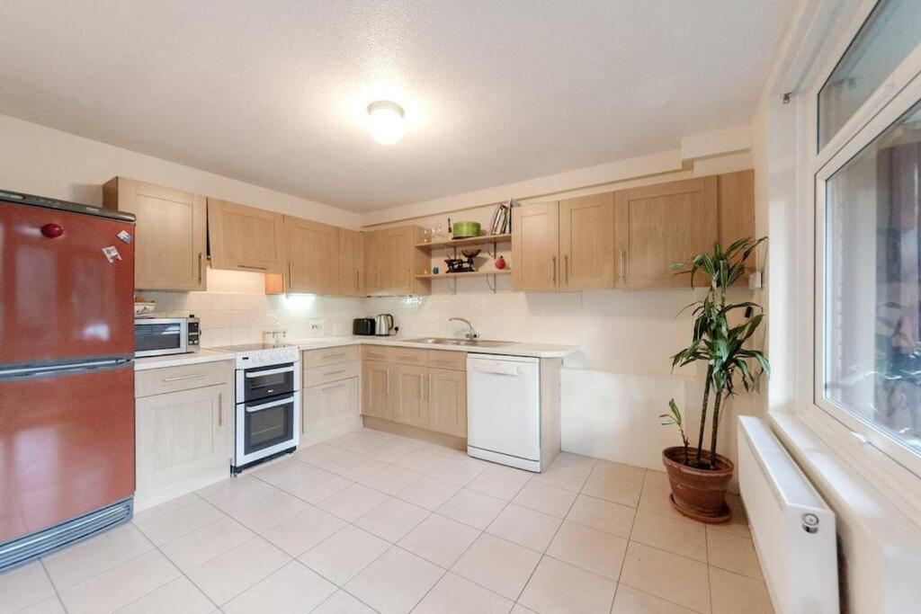 Spacious Two Double Bedroom Flat ロンドン エクステリア 写真