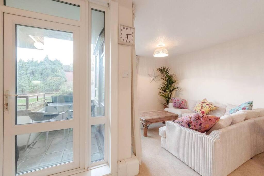 Spacious Two Double Bedroom Flat ロンドン エクステリア 写真