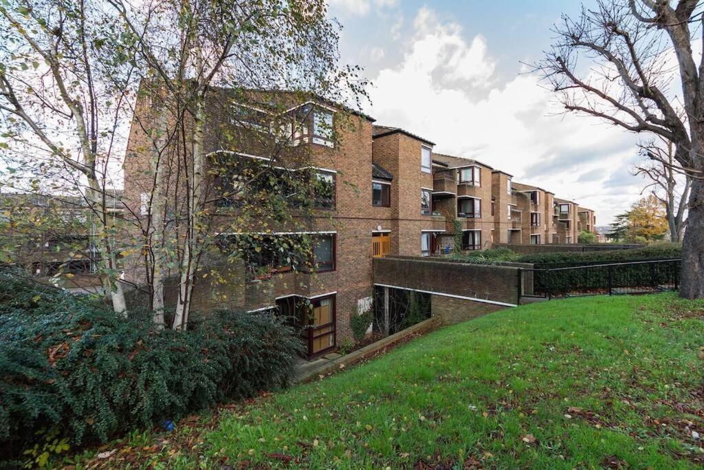 Spacious Two Double Bedroom Flat ロンドン エクステリア 写真