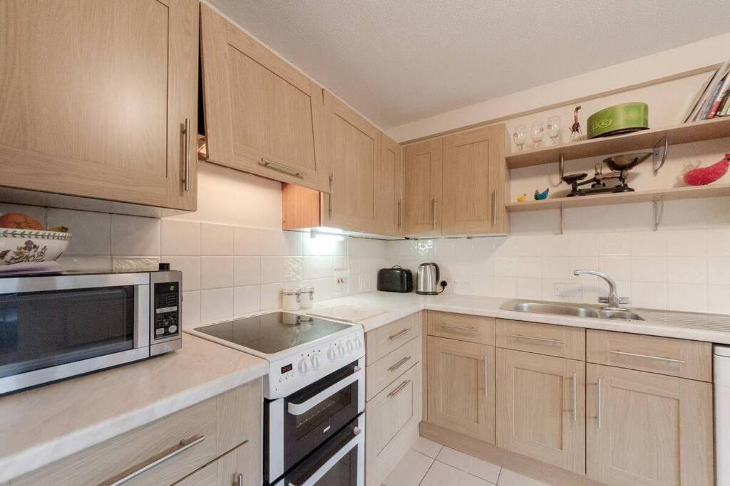 Spacious Two Double Bedroom Flat ロンドン エクステリア 写真